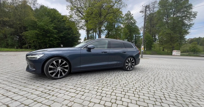 Volvo V60 cena 119064 przebieg: 165000, rok produkcji 2019 z Jasło małe 137